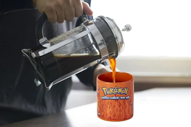 Pokemon Charmander Orange Foil Print 20oz Ceramic Coffee Mug