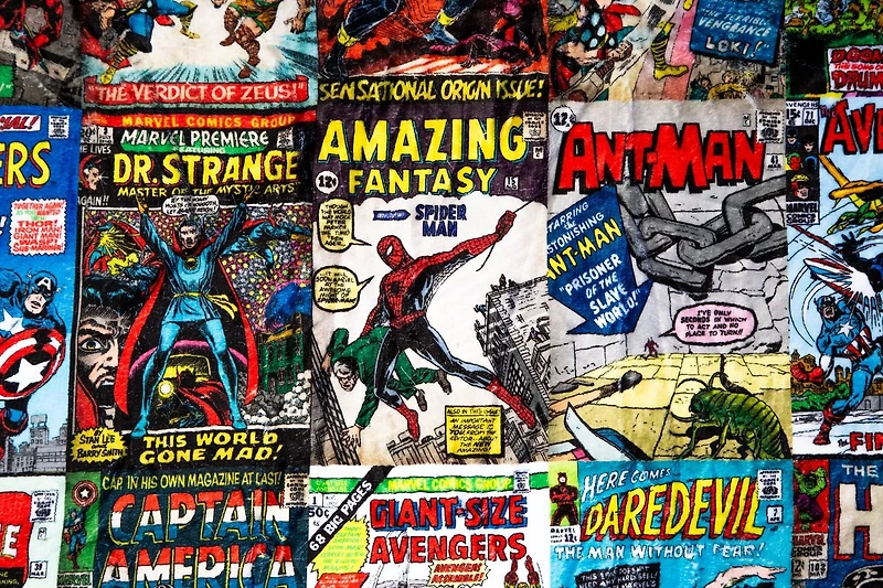 Marvel Comics Oversized Fleece Sherpa 54 x 72-in Throw Blanket