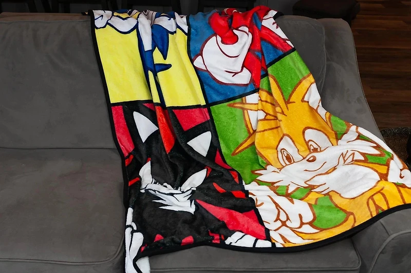 Sonic The Hedgehog Warhol 45 x 60 In Fleece Throw Blanket