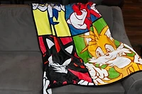 Sonic The Hedgehog Warhol 45 x 60 In Fleece Throw Blanket