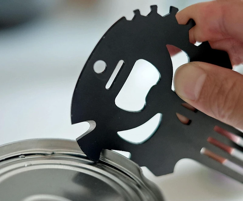 Ukonic Marvel Punisher Skull 7-In-1 Multitool Kit