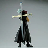 Banpresto One Piece DXF The Grandline Series Extra Dracule Mihawk 6.7-in Statue