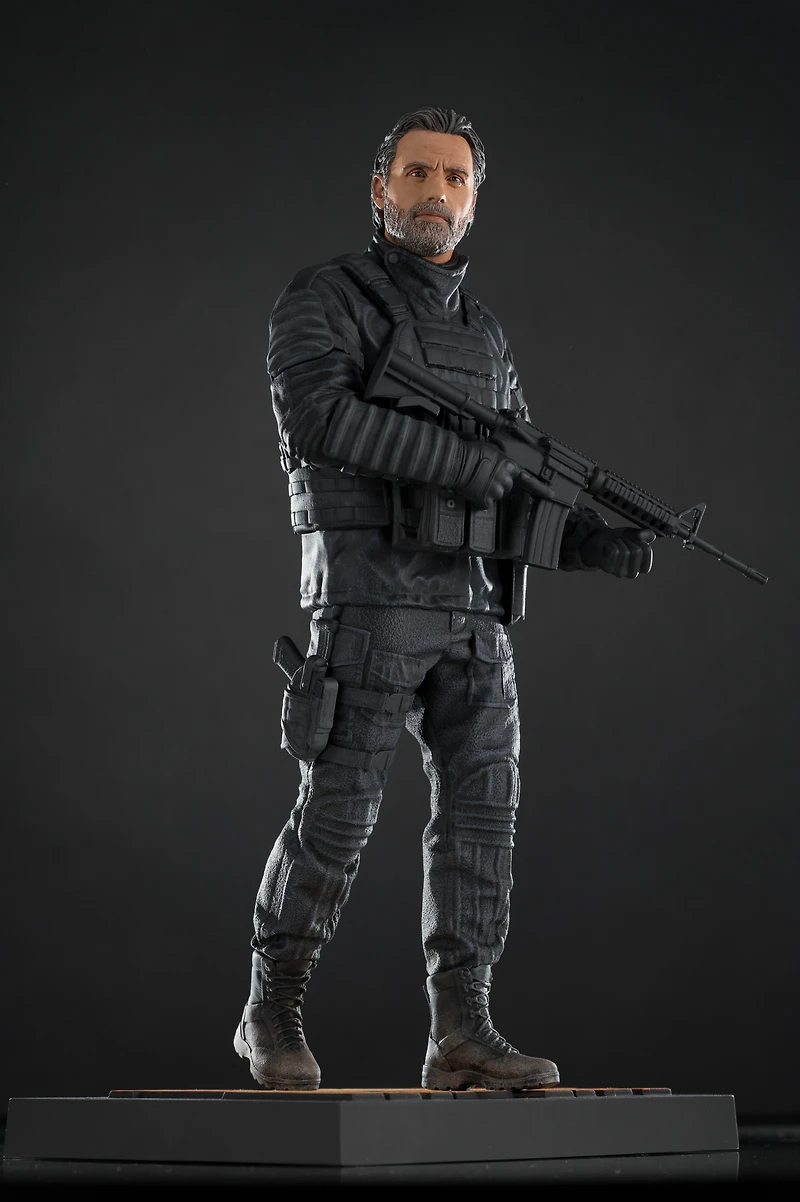 McFarlane Toys The Walking Dead Rick Grimes (The Ones Who Live) 1:6th Scale Statue