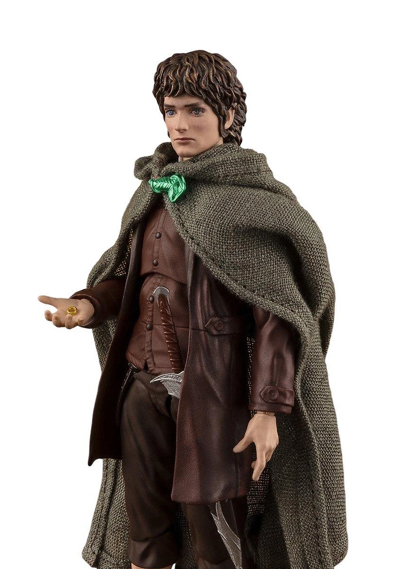 Bandai Tamashii Nations S.H.Figuarts The Lord of The Rings: The Fellowship of The Ring Frodo Baggins and Gollum 4.72-in Action Figure Set