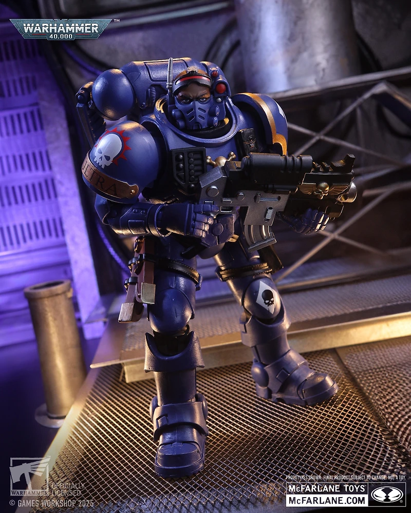 McFarlane Toys Warhammer 40,000 Lieutenants (Space Marine) 7-in Action Figure