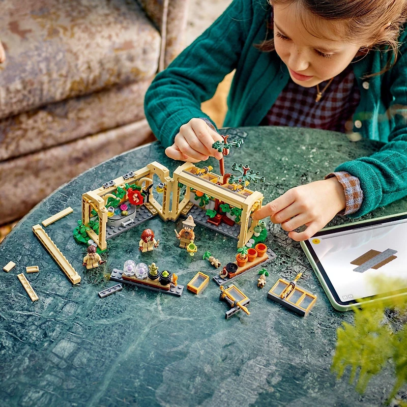 LEGO Harry Potter Hogwarts Castle: Herbology Class Building Set 76445