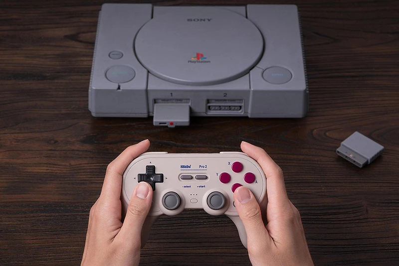 8BitDo Bluetooth Retro Receiver for PlayStation, PlayStation 2 and Windows