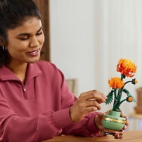 LEGO Botanicals Chrysanthemum Building Set for Home Decor 10368