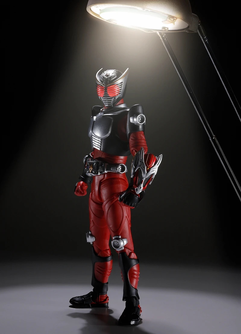 Bandai Tamashii Nations S.H.Figuarts Kamen Rider Ryuki (Shinkocchou Seihou) 7-in Figure