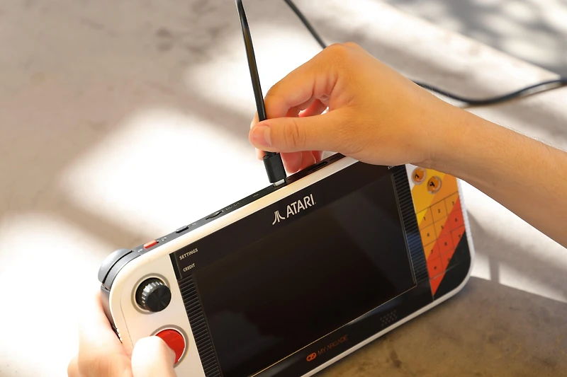 Atari Gamestation Go: Over 200 Preloaded Games including Pac-Man and Atari Recharged Titles