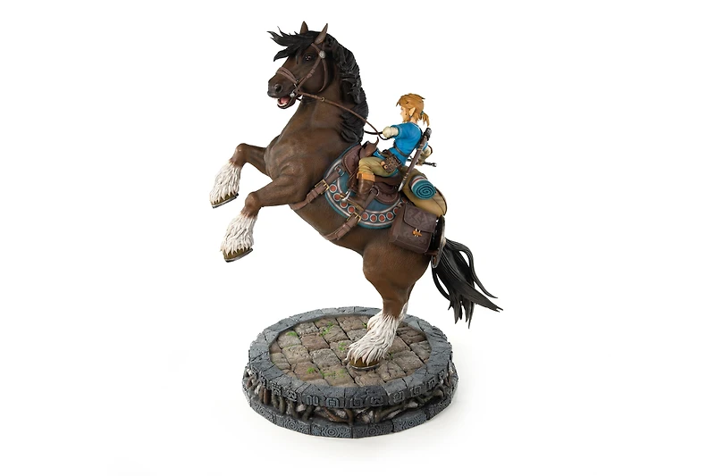 The Legend of Zelda: Breath of The Wild Link On Horseback (Standard Edition) Statue