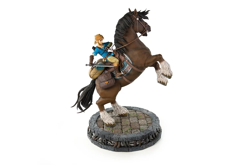 The Legend of Zelda: Breath of The Wild Link On Horseback (Standard Edition) Statue