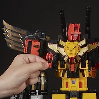 Hasbro Transformers Power of the Primes Titan Class Predaking Combiner Action Figure Set