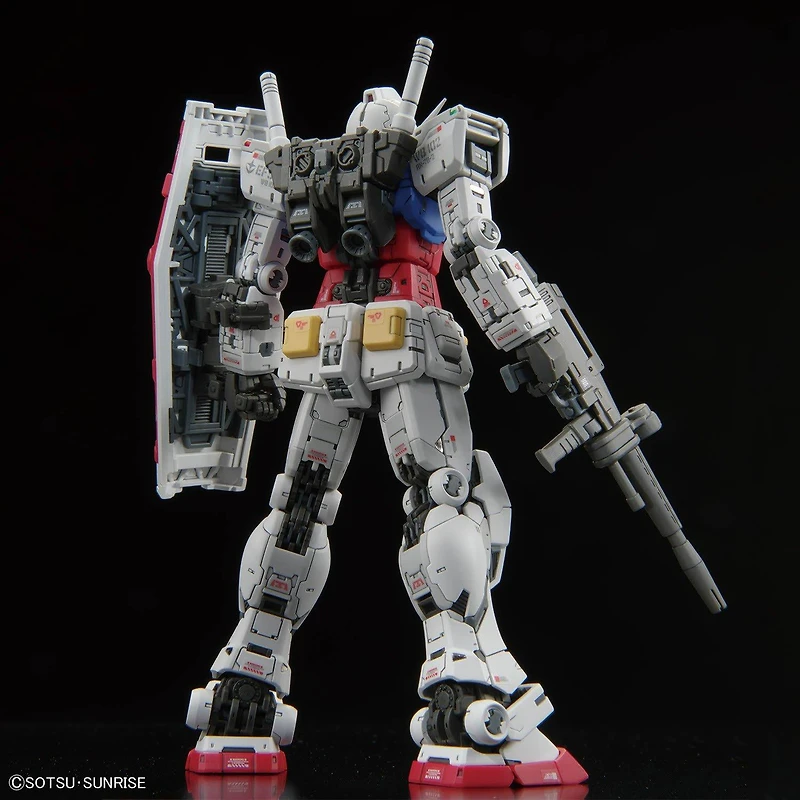 Bandai Hobby Mobile Suit Gundam Real Grade RX-78-2 Gundam (Ver. 2.0) 1/144 Model Kit