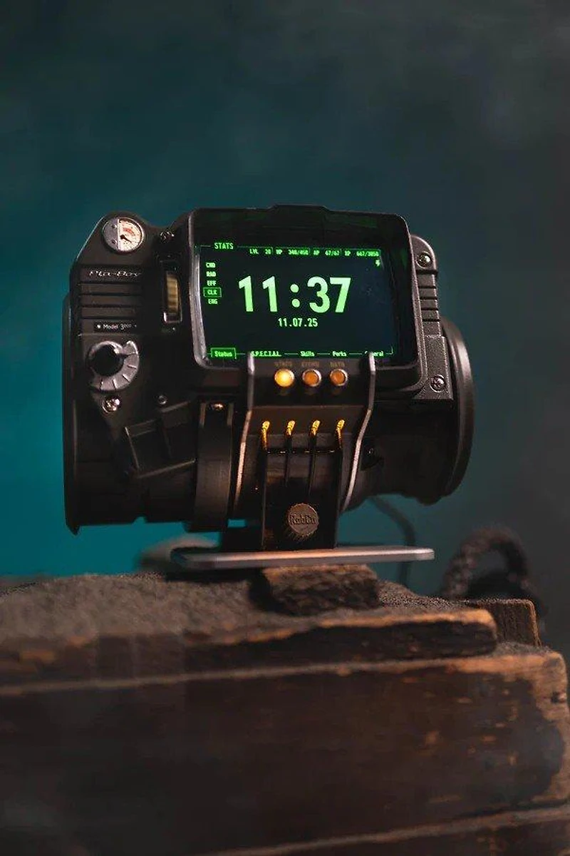 Fallout 3 and Fallout: New Vegas Pip-Boy 3000 Replica