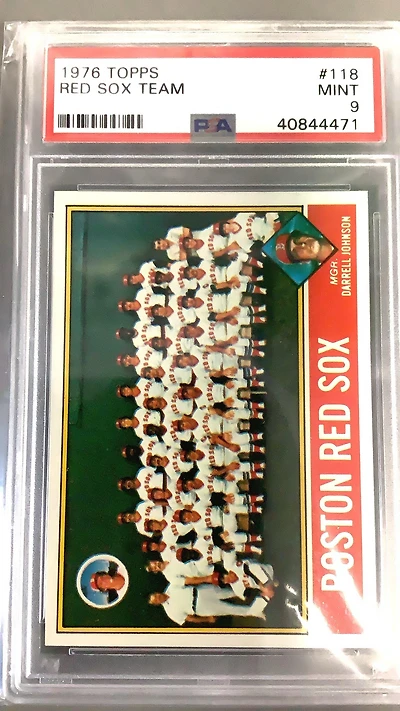 1976 Topps 118 Red Sox Team PSA 9