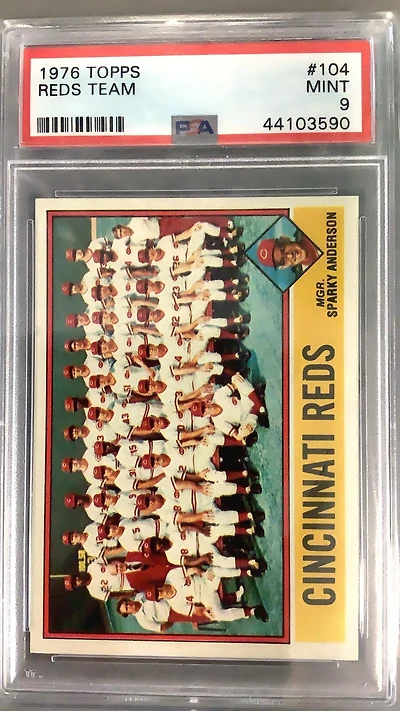 1976 Topps 104 Reds Team PSA 9