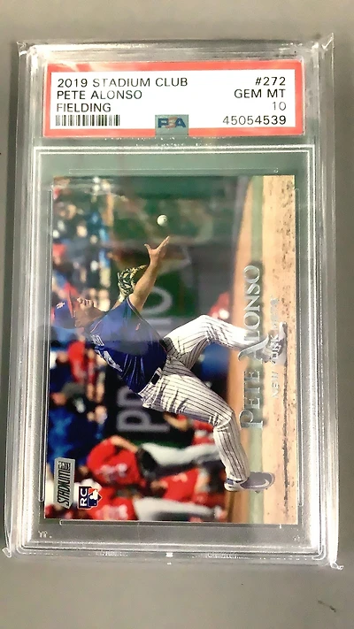 2019 Stadium Club 272 Pete Alonso Fielding PSA 10
