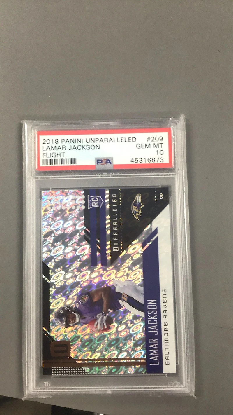 2018 Panini Unparalleled 209 Lamar Jackson PSA 10