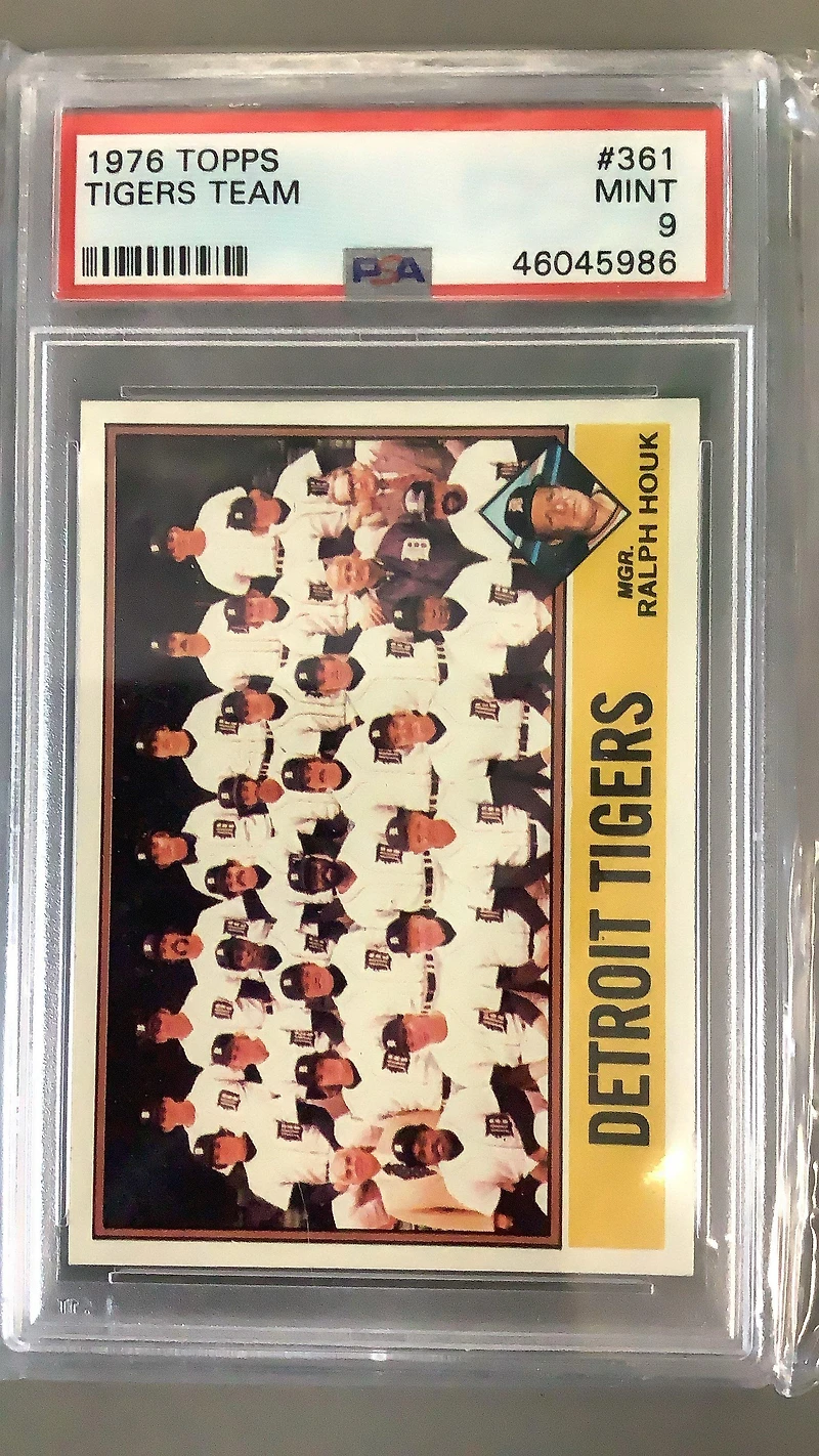 1976 Topps 361 Tigers Team PSA 9