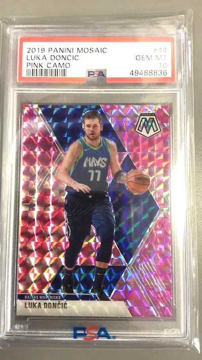 2019 Panini Mosaic 44 Luka Doncic Pink Camo PSA 10