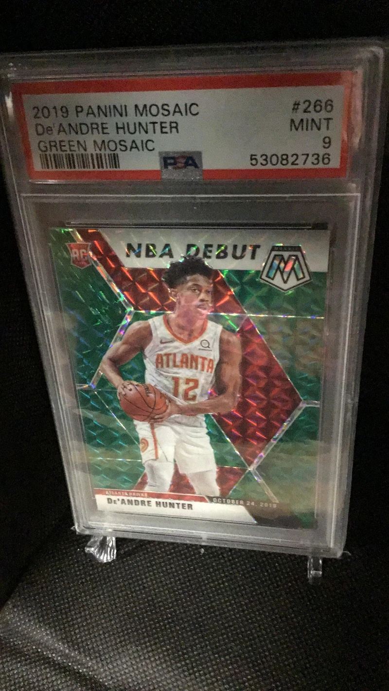2019 Panini Mosaic 266 De'andre Hunter Green Mosaic PSA 9