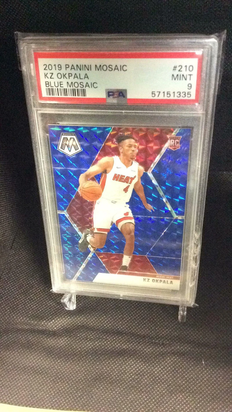 2019 Panini Mosaic 210 Kz Okpala Blue Mosaic PSA 9