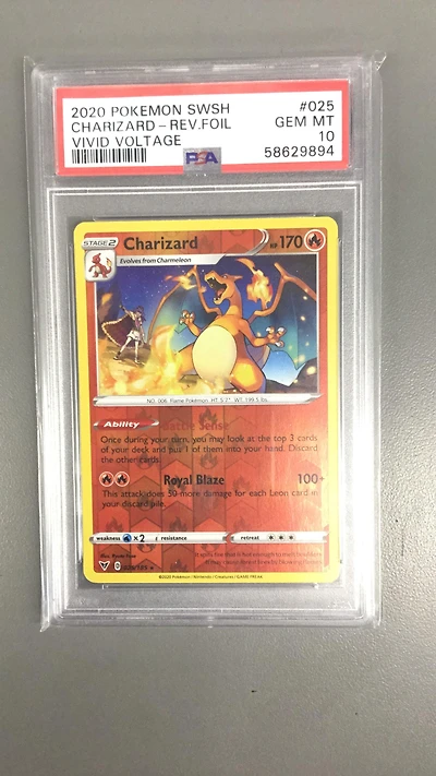 2020 Pokemon Sword & Shield Vivid Voltage 025 Charizard-reverse Foil PSA