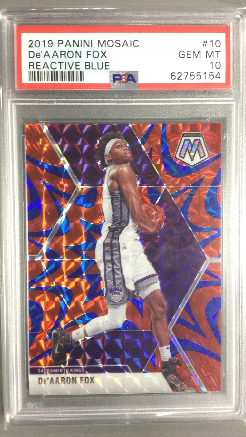 2019 Panini Mosaic 10 De'aaron Fox Reactive Blue PSA 10