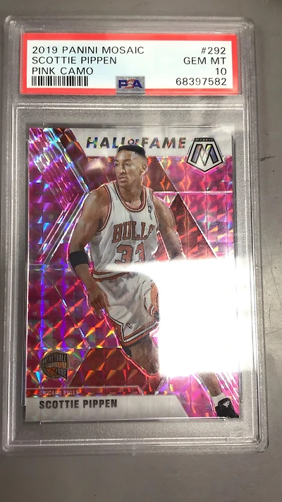 2019 Panini Mosaic 292 Scottie Pippen Pink Camo PSA 10