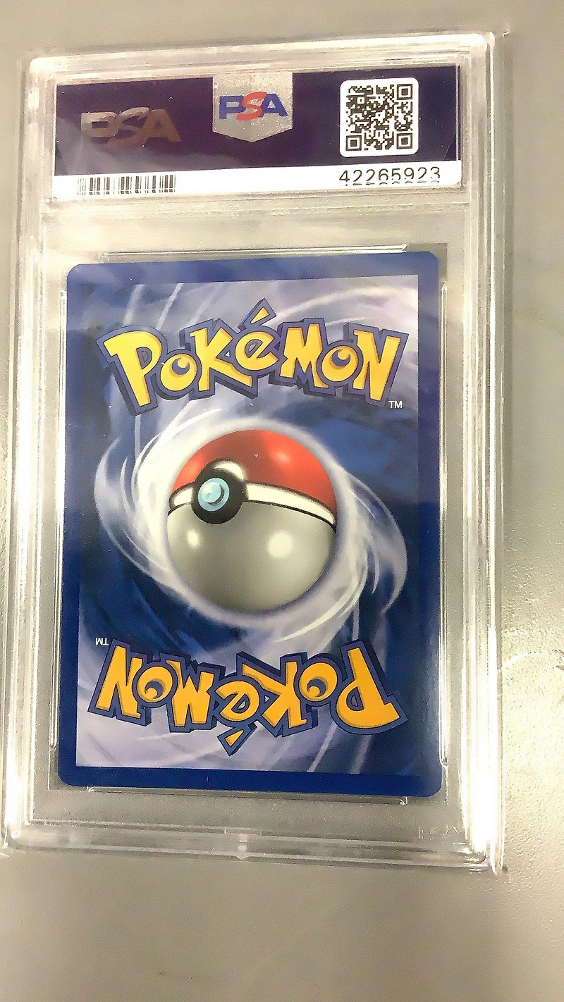 2002 Pokemon Neo Destiny 8 Dark Porygon2-holo PSA 8