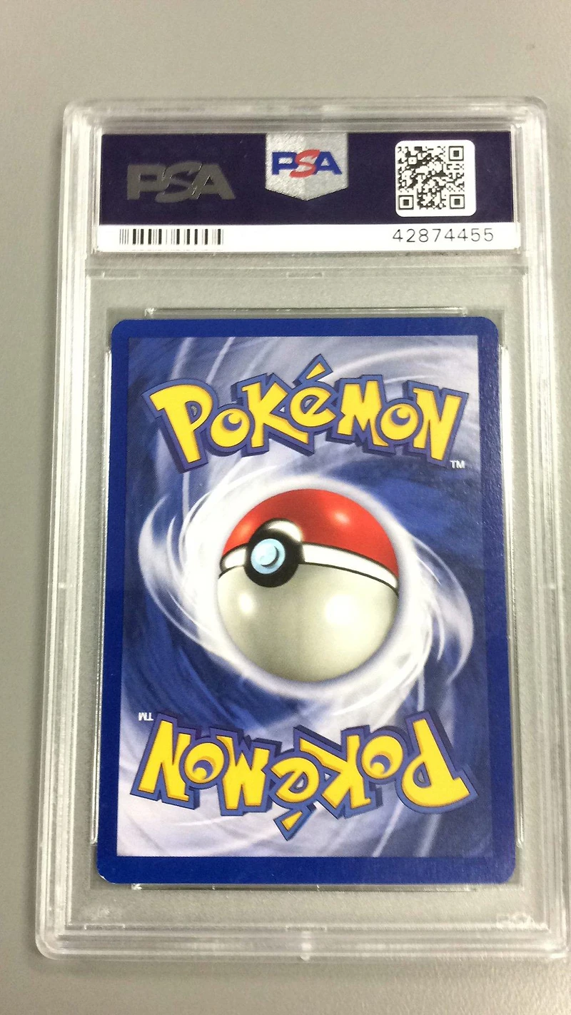 1999 Pokemon Game 22 Pidgeotto Shadowless PSA
