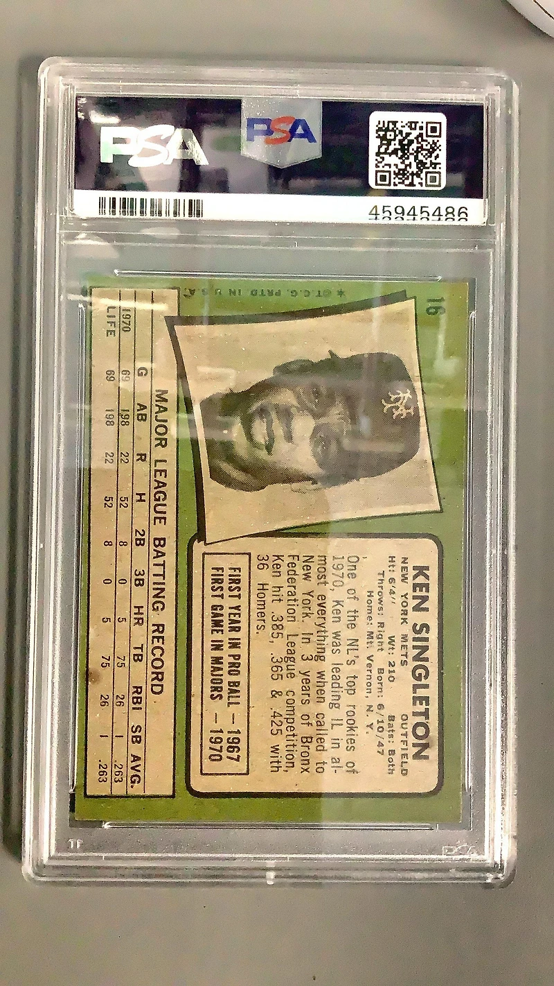 1971 Topps 16 Ken Singleton PSA 8