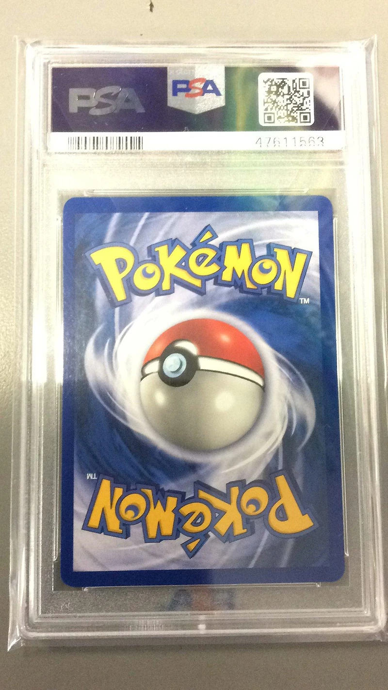 2000 Pokemon Neo Genesis 1st Edition 4 Feraligatr-holo PSA