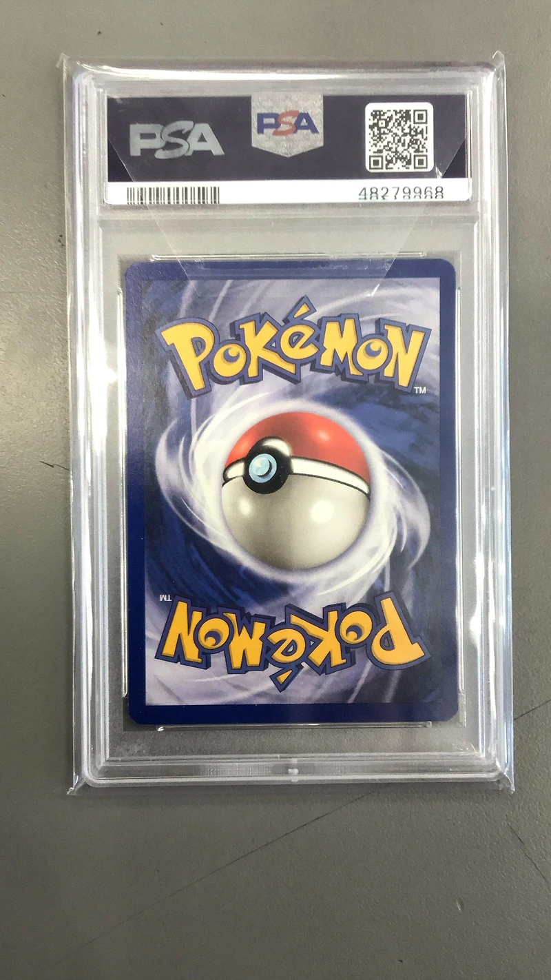 1999 Pokemon Game 17 Beedrill PSA