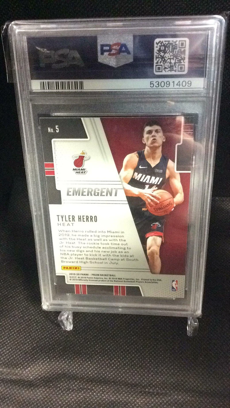 2019 Panini Prizm Emergent 5 Tyler Herro PSA 9