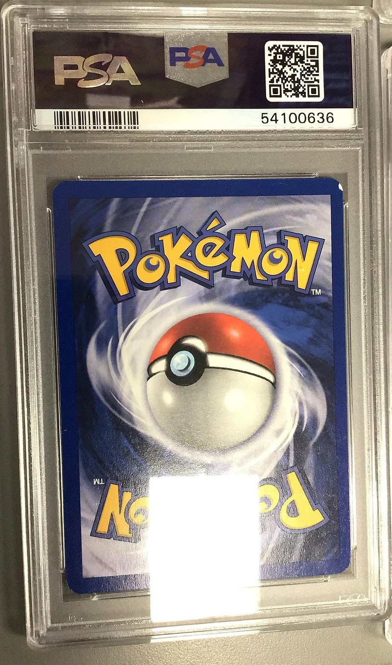 2000 Pokemon Gym Heroes 83 Lt. Surge's Spearow 1st Edition PSA 8