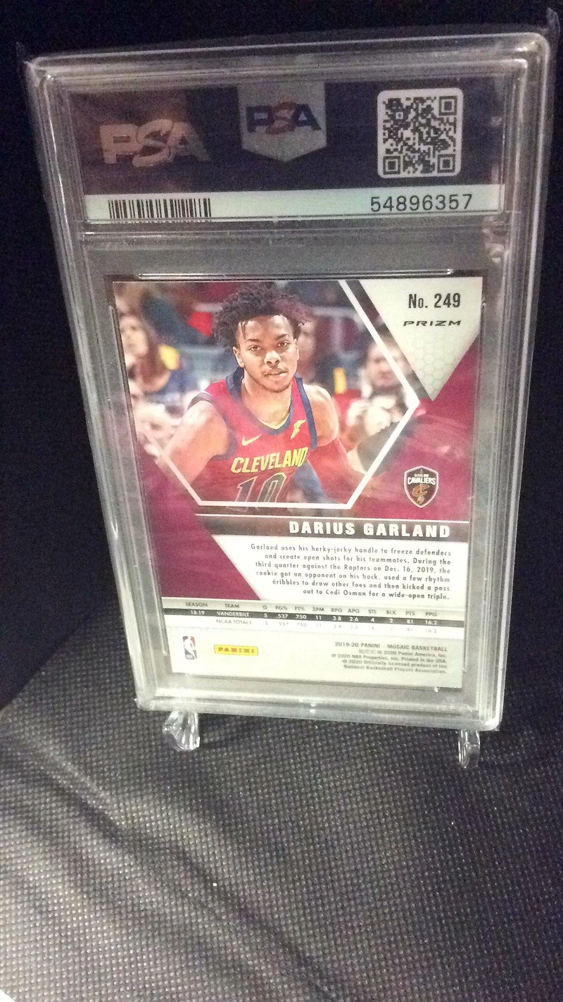 2019 Panini Mosaic 249 Darius Garland Reactive Blue PSA 9