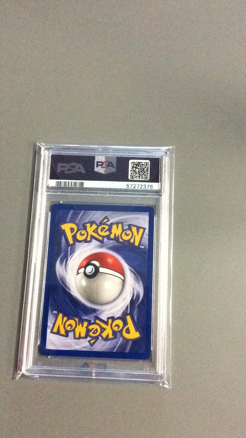 2000 Pokemon Promo Black Star 21 Moltres PSA
