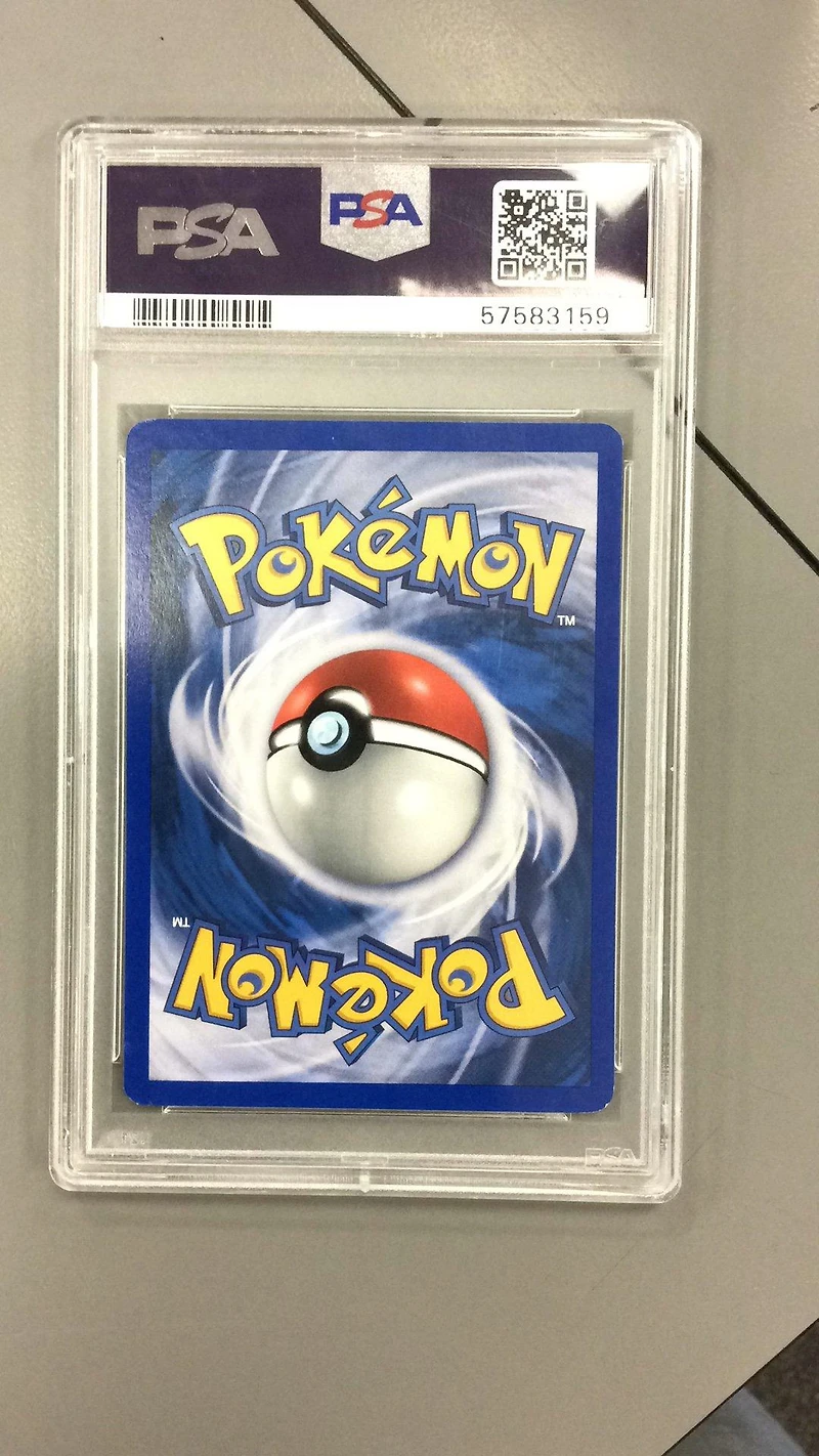 2000 Pokemon Neo Genesis 81 Totodile PSA