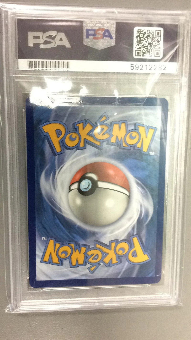 2021 Pokemon Sword & Shield Shining Fates 048 Thievul-holo PSA