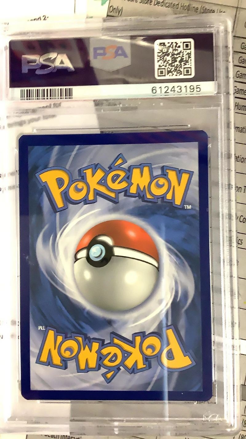 2021 Pokemon Sword & Shield Shining Fates Sv068 Carkol-holo PSA 8