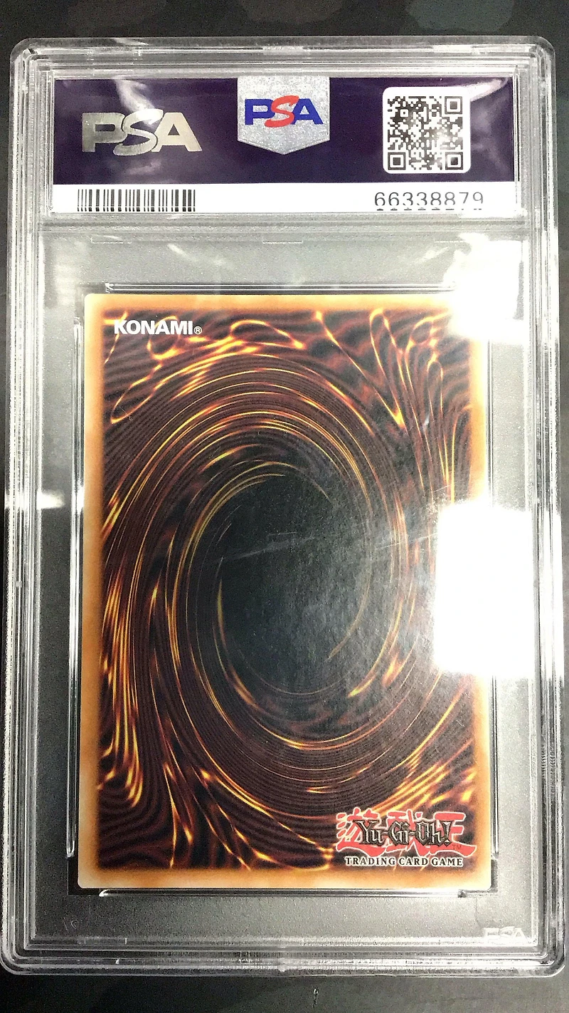 2010-2017 Yu-gi-oh! Dark Crisis Reprint 000 Vampire Lord PSA 9