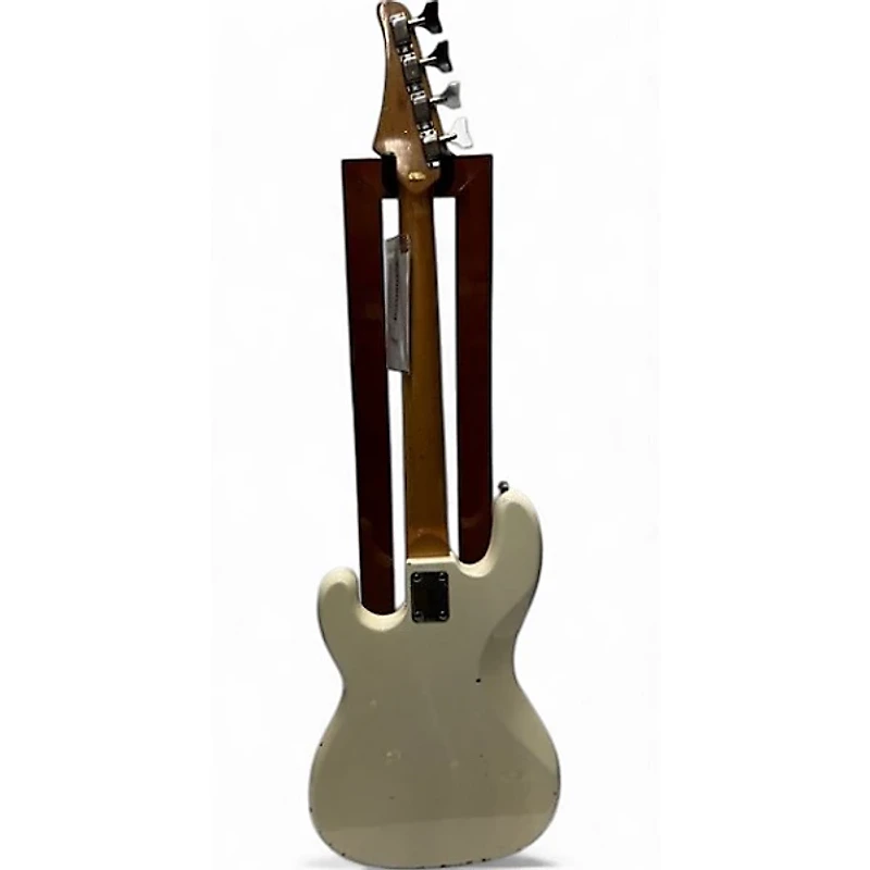 Used Cort electric bass White Electric Bass Guitar