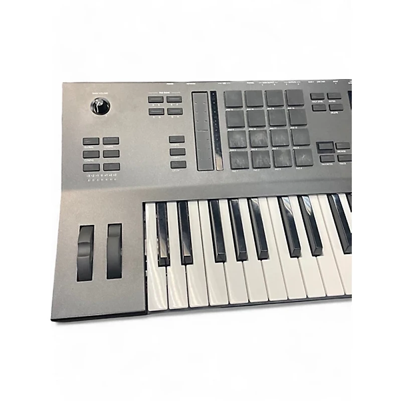 Used Akai Professional MPC Key Keyboard Workstation