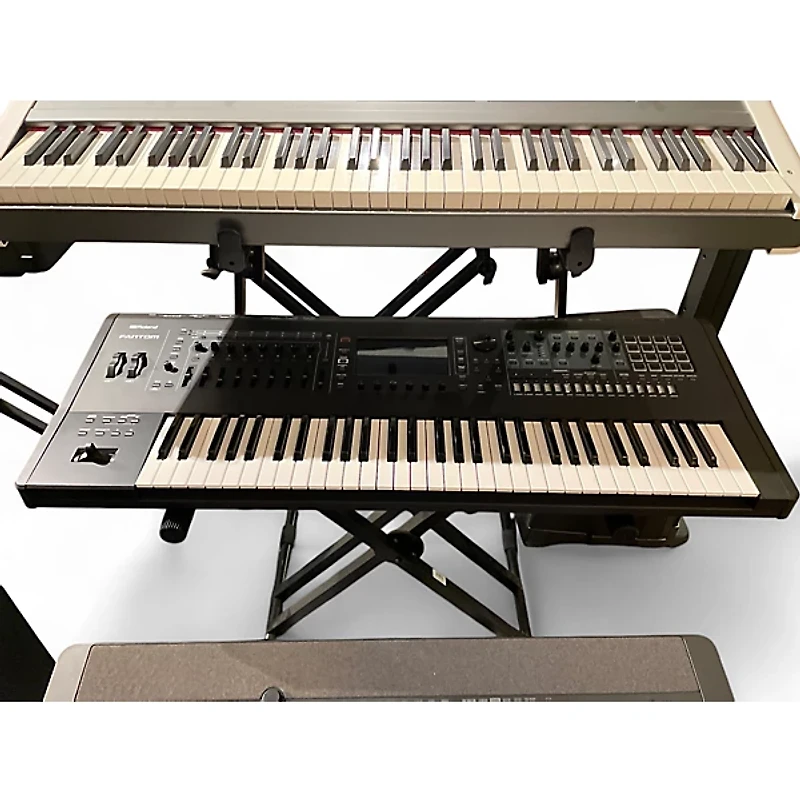 Used Roland Fantom Keyboard Workstation