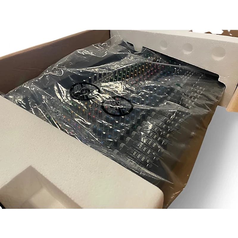 Used Mackie 3204VLZ4 Unpowered Mixer