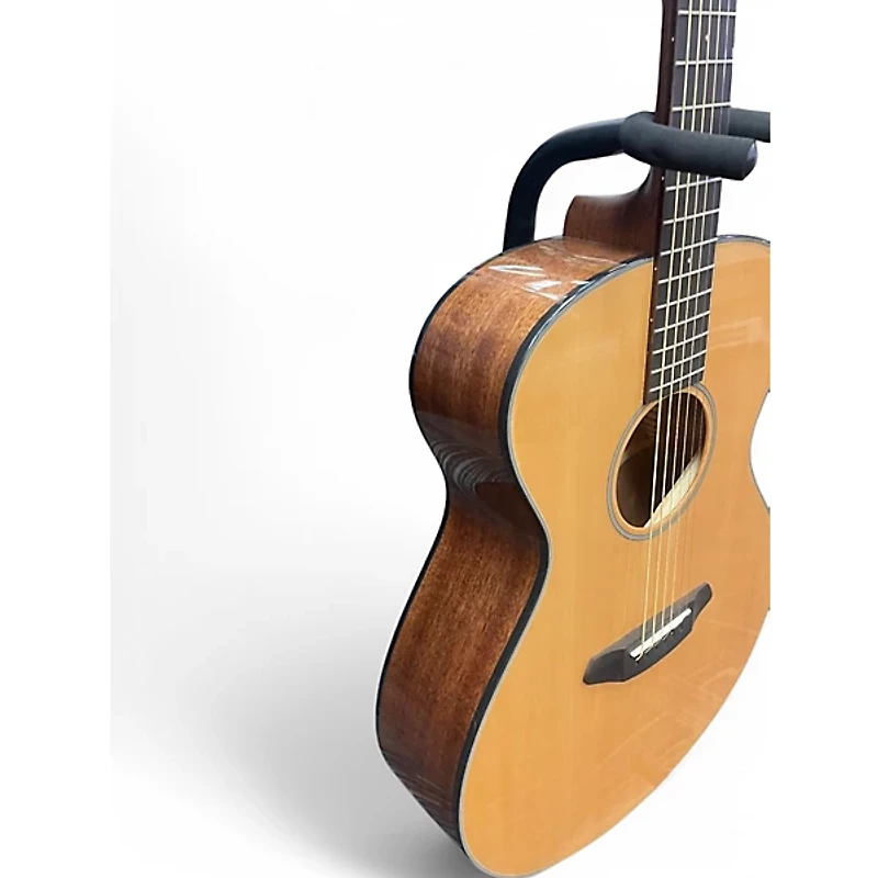 Used Breedlove Discovery Concert Natural Acoustic Guitar