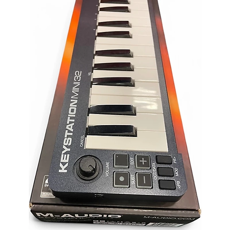Used M-Audio KEYSTATION MINI 32 MIDI Controller