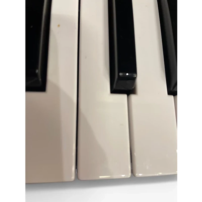 Used M-Audio KEYSTATION MINI 32 MIDI Controller